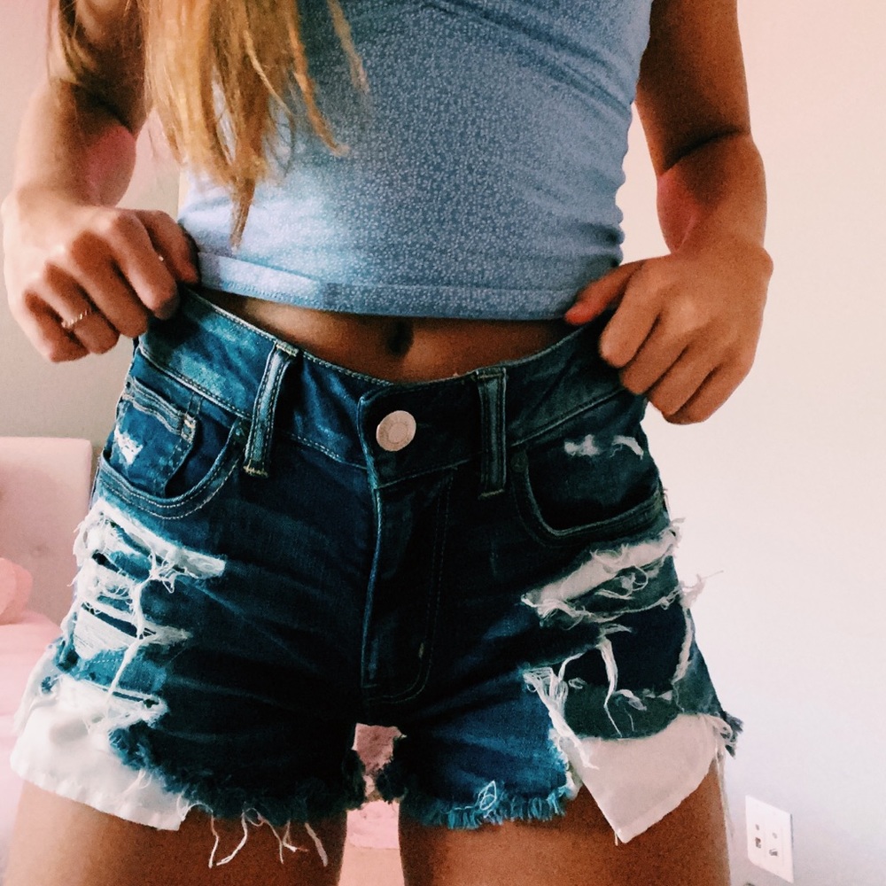 american eagle - high rise ripped shorts